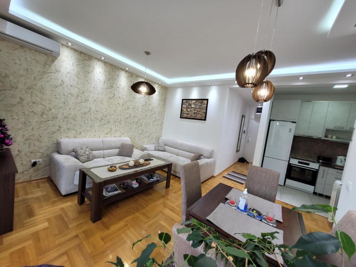 Apartment Iris Belgrad Exteriör bild