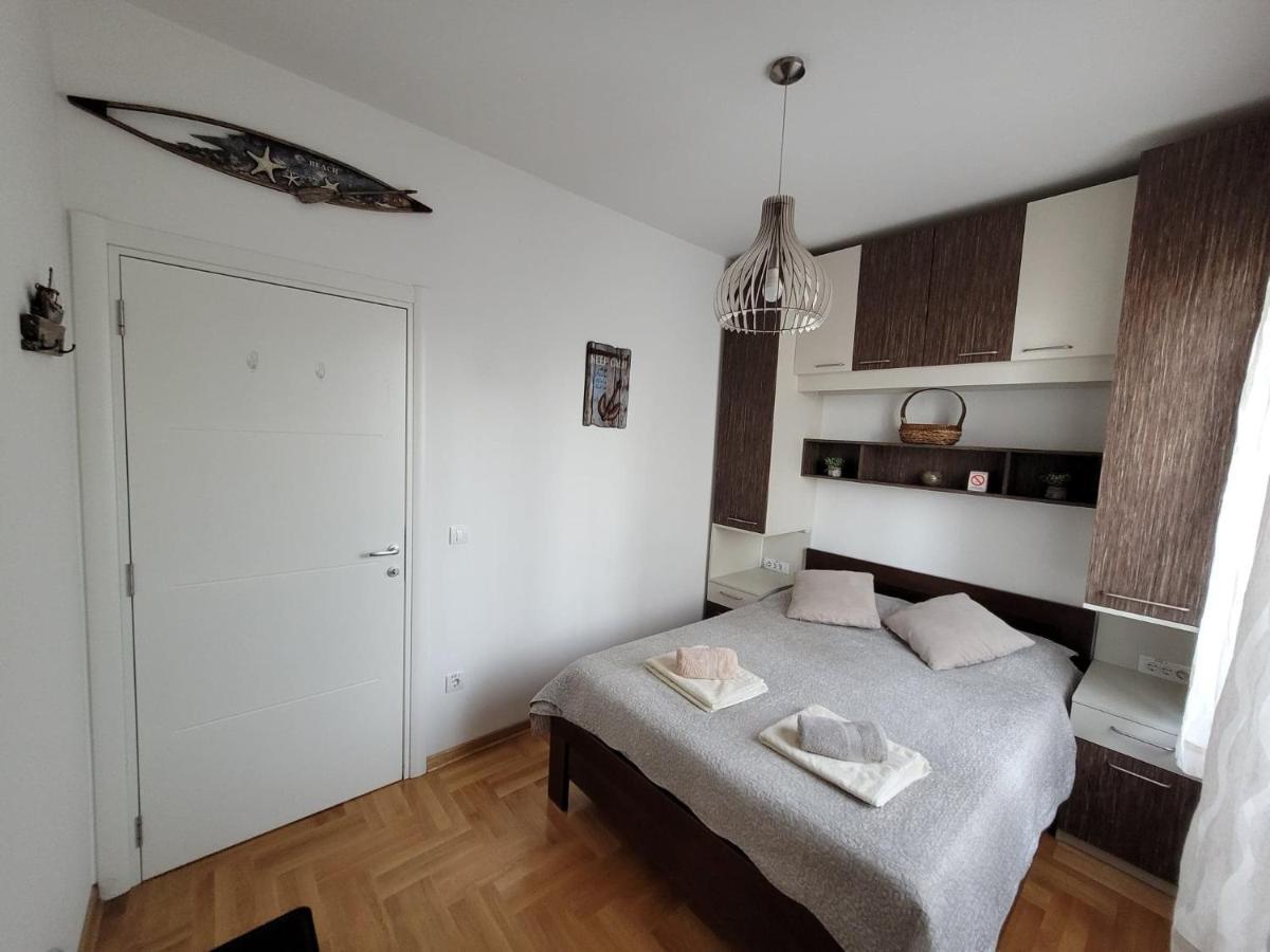 Apartment Iris Belgrad Exteriör bild