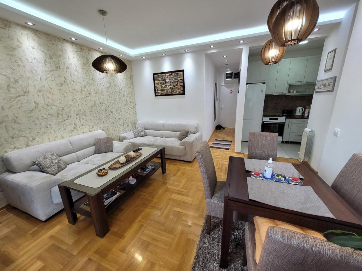 Apartment Iris Belgrad Exteriör bild