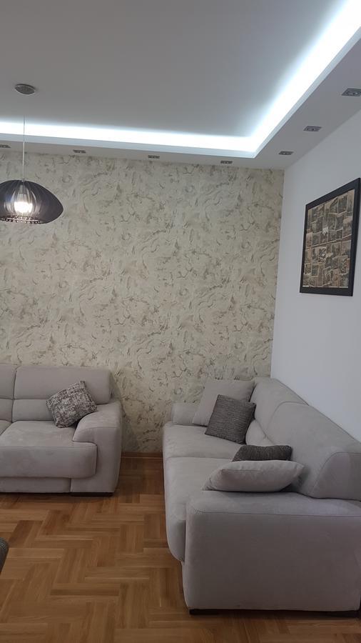 Apartment Iris Belgrad Exteriör bild