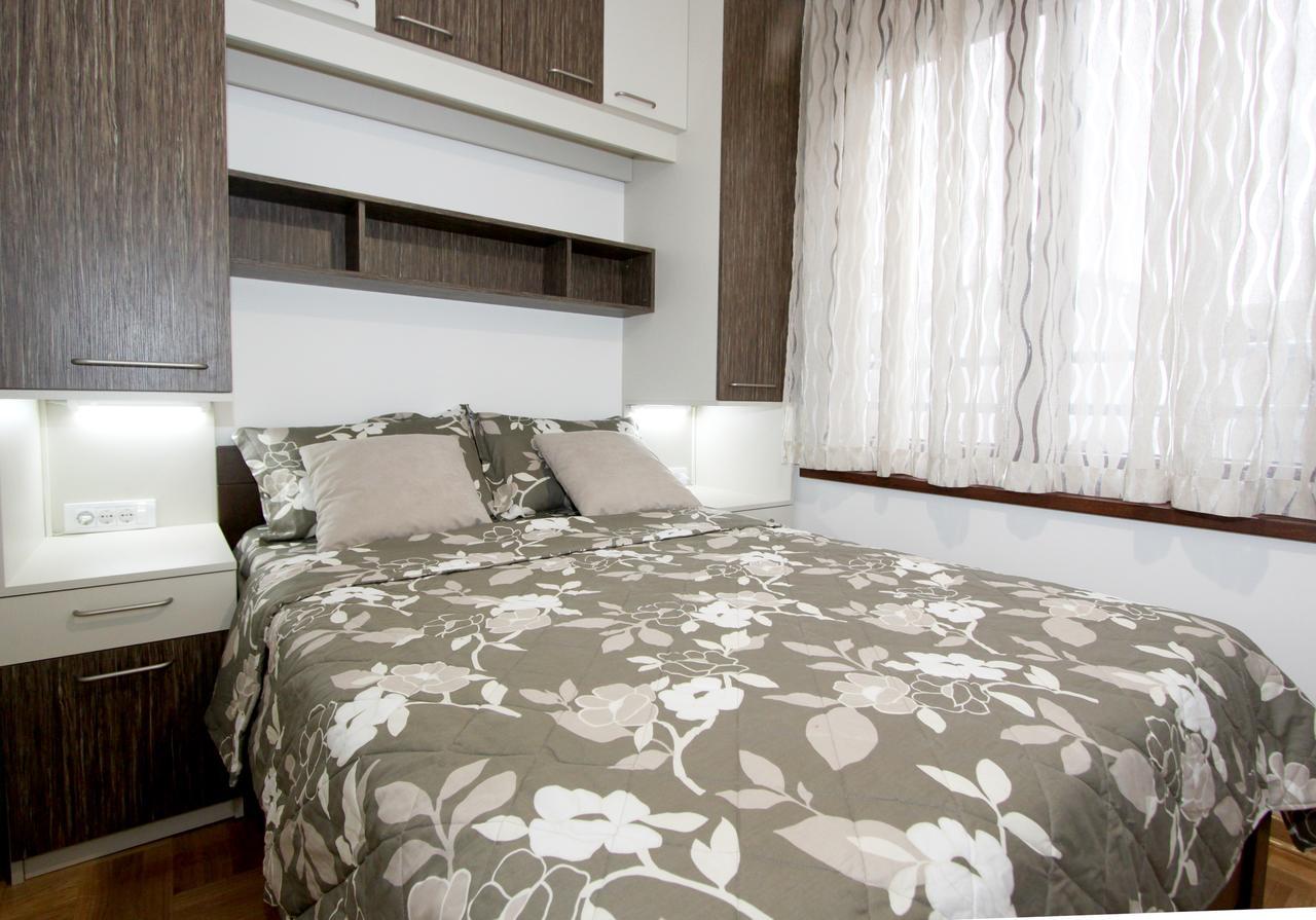 Apartment Iris Belgrad Exteriör bild