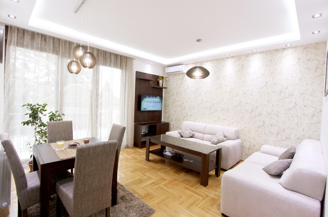 Apartment Iris Belgrad Exteriör bild