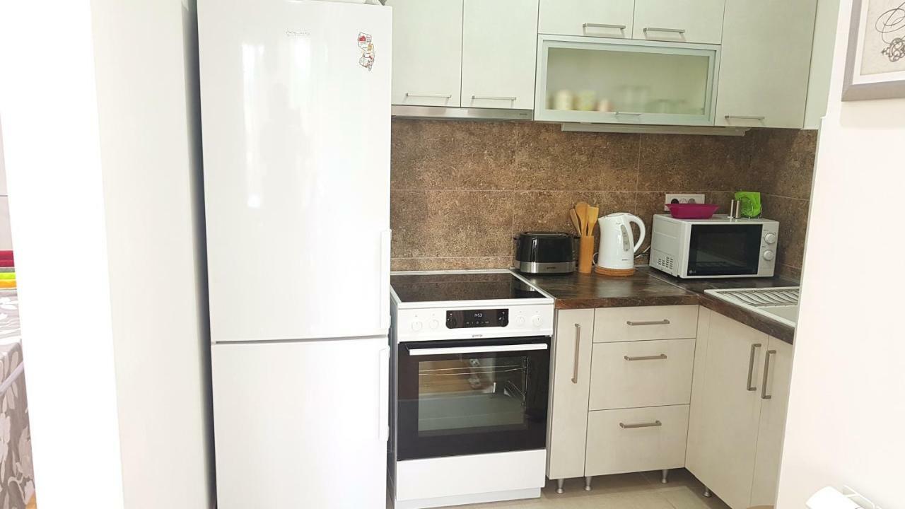 Apartment Iris Belgrad Exteriör bild